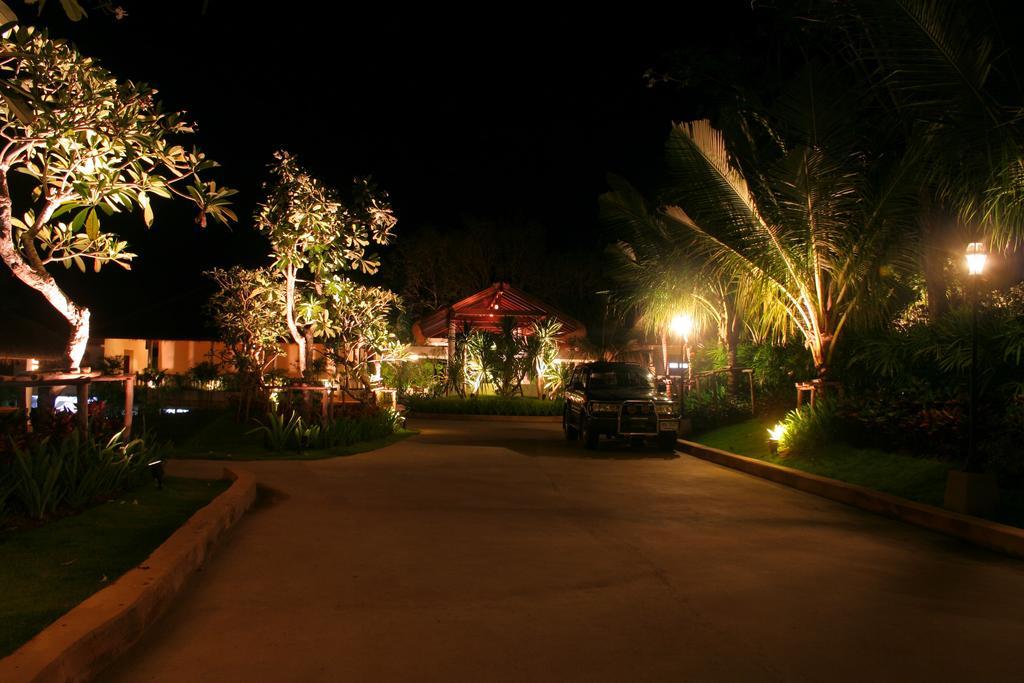 จันทร์ดารา รีสอร์ต แอนด์ สปา ภูเก็ต  Hotel Phuket ภายนอก รูปภาพ